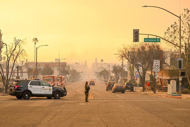 abd los angeles yangini son dakika 10 ocak 2025 abddeki orman yangin sonduruldu HIRHqmAj