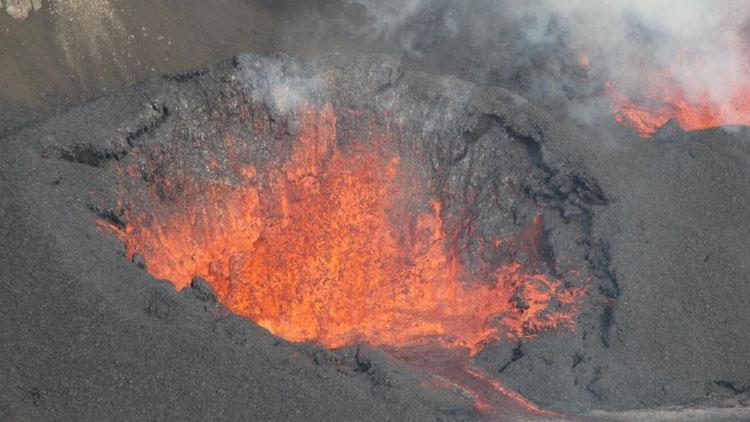 hawaiideki kilauea yanardagi lav puskurttu K9neEbtv