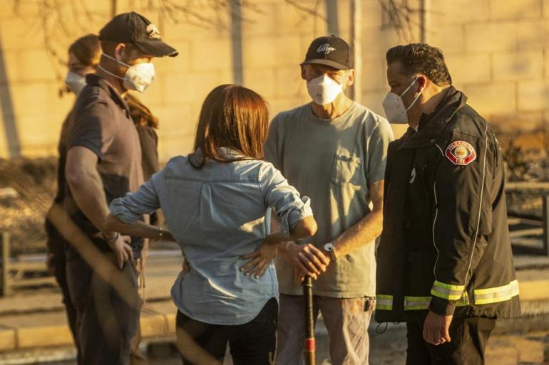 herkes can derdinde onlar un pesinde yine kimseye yaranamadilar felaket turistleri 1 69ZrfFTV