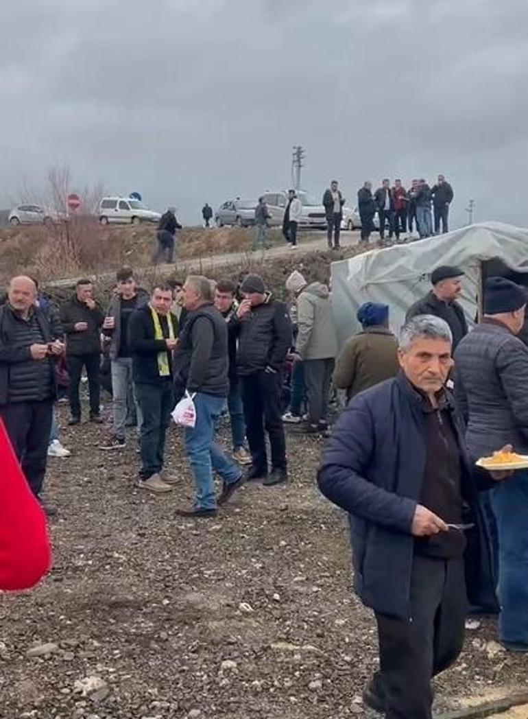 macta ferdi tayfur anisina pilav ayran dagittilar 0