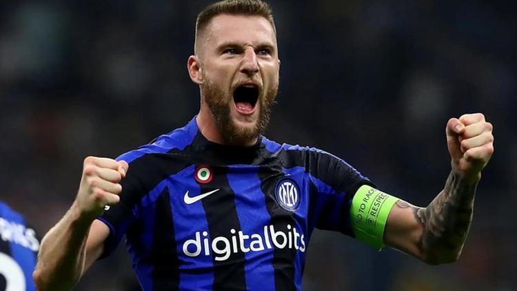 milan skriniar kimdir kac yasinda hangi mevkide oynuyor fenerbahceye imza atmak uzere istanbula geliyor AMkbVYEI