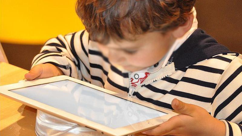 ÇOCUKLARA SOSYAL MEDYA YASAĞI GELECEK Mİ SON DAKİKA | 16 yaş altına sosyal medya kullanımı kısıtlanacak mı, kullanabilir mi? Yeni düzenleme neler olacak? Bakan Uraloğlu yanıt verdi! 3 cocuklara sosyal medya yasagi gelecek mi son dakika 16 yas altina sosyal medya