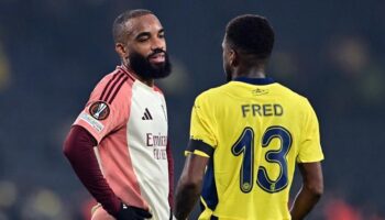 fenerbahce lyonda taslari yeniden oynatti SEg8MP2x