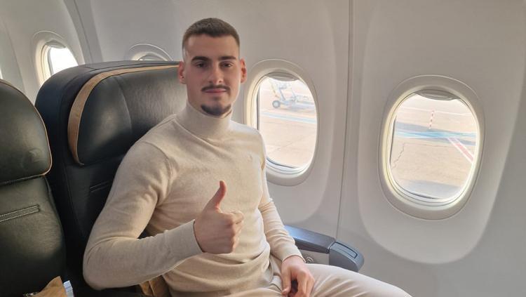 fenerbahcenin yeni sag beki mimovic 8bO3Jr5f