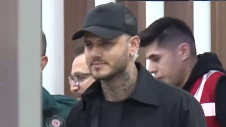 galatasarayin golcusu mauro icardi istanbula geldi lmgQzsvP