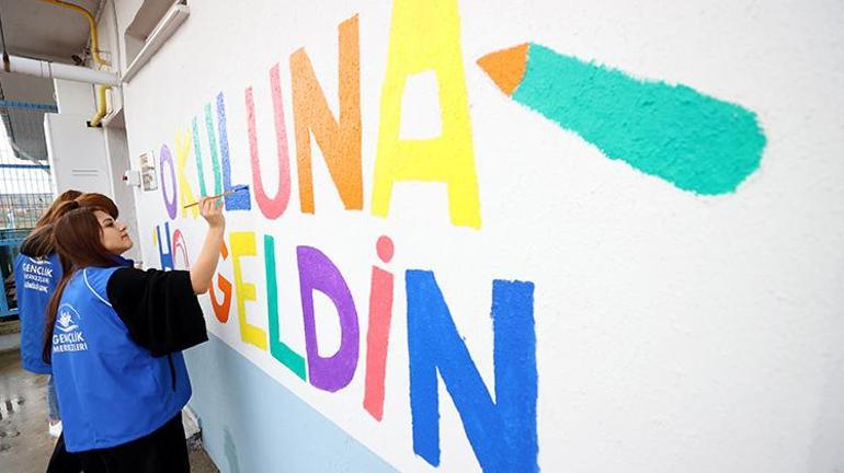 gonullu ogrenciler koy okullarini renklendiriyor 0 XI3D1sHY