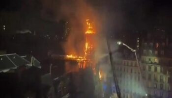pariste yangin 149 yillik tarihi bina alev aldi kOIX39hR