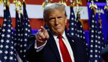 trump yonetimi geri adim atti hibe yardim ve krediler devam edecek HdTOJnqc