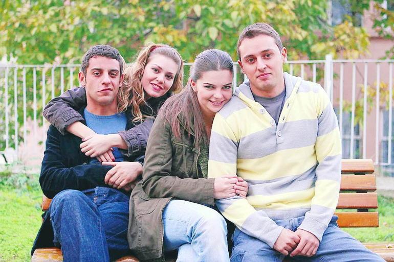 90'lara damga vurmuşlardı... Yıllar sonra bir araya geldiler! 2 90lara damga vurmuslardi yillar sonra bir araya geldiler 1