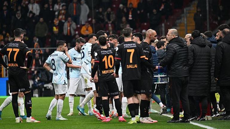 Adana Demirspor'un sahadan çekildiği Galatasaray maçı sonrası sert sözler: 'Oğuzhan Çakır gibi Danimarkalı VAR da futbolu bilmiyor!' 1 adana demirsporun sahadan cekildigi galatasaray maci sonrasi sert sozler oguzhan cakir gibi danimarkali var fJ1w3es2