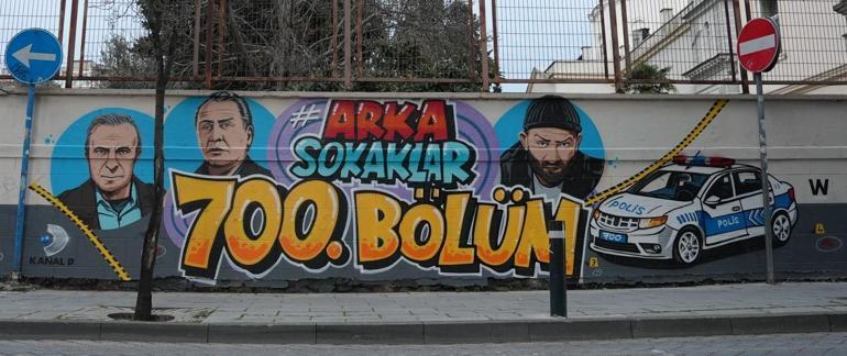 Adını duvarlara yazdım! 700 bölümlük efsane böyle resmedildi... 2 adini duvarlara yazdim 700 bolumluk efsane boyle resmedildi 1