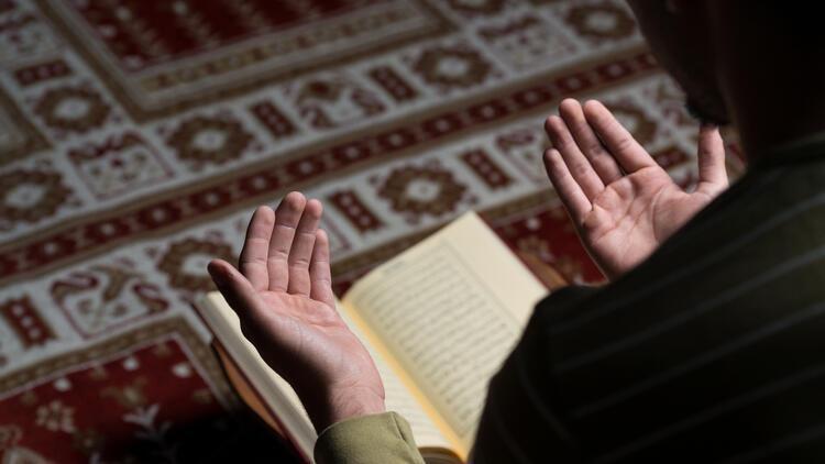 BARAT KANDİLİ'NDE NE OLDU, ANLAMI NEDİR? Berat Kandili nedir, önemi ne, Berat ne demek? İşte Berat Gecesi'nin anlamı! 4 barat kandilinde ne oldu anlami nedir berat kandili nedir onemi ne berat ne demek 5C2kVgBp