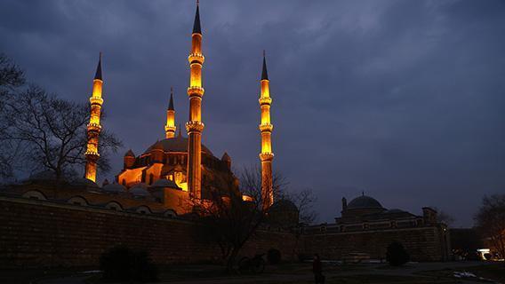 BERAT KANDİLİ NE ZAMAN 2025 HANGİ GÜN? Berat Kandili ayın kaçında, yarın kandil mi? İşte 2025 Diyanet dini günler takvimi ile Berat Gecesi tarihi! 5 berat kandili ne zaman 2025 hangi gun berat kandili ayin kacinda yarin kandil mi 3cHJpZ5f