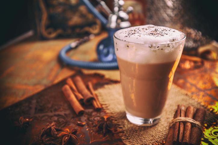 Binlerce yıl hastalıkların tedavisinde kullanıldı | Geleneksel chai tea ile modern yorumu arasında ne fark var? 6 binlerce yil hastaliklarin tedavisinde kullanildi geleneksel chai tea ile modern yorumu arasinda ne p8BSySQu