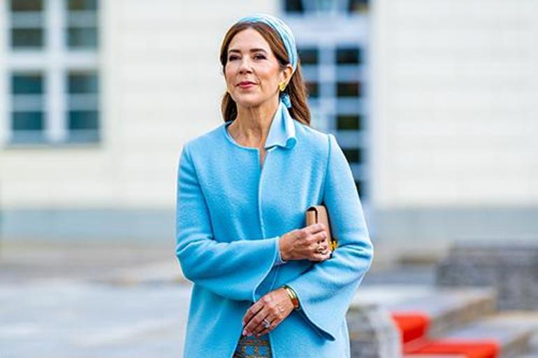 Bu uğurda kocasının ihanetini bile sineye çekmişti: Büyük şöhreti işe yaramadı... Restoranın kapısından içeri bile almadılar 1 bu ugurda kocasinin ihanetini bile sineye cekmisti buyuk sohreti ise yaramadi restoranin kapisindan iceri lMJEcNut