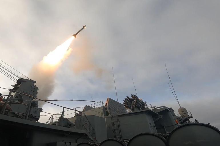 Buzlarla kaplı olduğuna bakmayın, bu sular fokur fokur kaynıyor… Satranç maçını kim kazanacak? Trump'ın Grönland'ı istemesinin sebebi bu mu? 1 buzlarla kapli olduguna bakmayin bu sular fokur fokur kayniyor satranc macini kim kazanacak trumpin p5qv2f1W