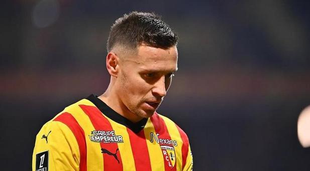 CANLI | Galatasaray'a transferde hem müjde hem ret! Sağ bek operasyonunda üst üste gelişmeler... 6 canli 52NfiTVi