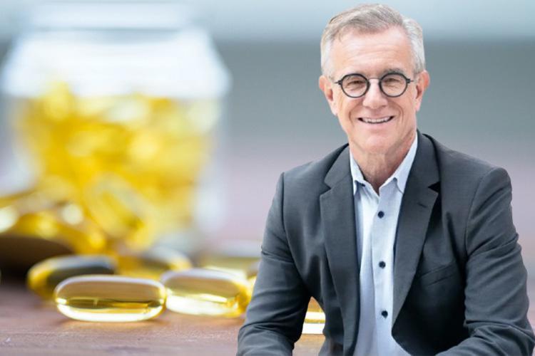 Dünyaca ünlü uzun ömür araştırmacısı, sağlıklı yaşlanmak için aldığı 4 takviyeyi açıkladı: 'Ucuz, güvenli ve bana sorarsanız önemli' 1 dunyaca unlu uzun omur arastirmacisi saglikli yaslanmak icin aldigi 4 takviyeyi acikladi ucuz guvenli sP8CNNb5