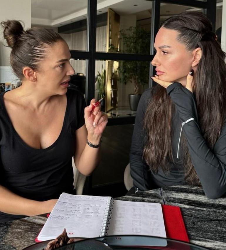 Efsane ikili buluştu! 'Yıllar sizi teğet geçmiş' 2 efsane ikili bulustu yillar sizi teget gecmis 1 PBicdMM1
