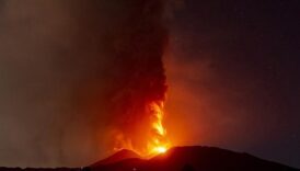 etna yanardagindaki lav akisi suruyor N1vxABFk