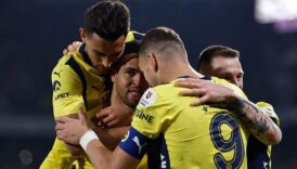 fenerbahce cok tecrubeli kadro kurdu panige teslim olmuyor suudiler bile genclere yoneldi biz zXHXVvZR