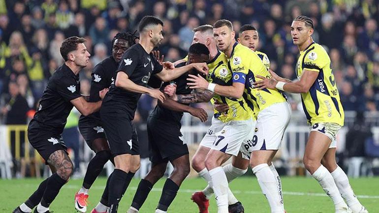 Fenerbahçe ve Galatasaray için UEFA Avrupa Ligi yorumu! 'Bu oyunlar Alkmaar ve Anderlecht'e yeter mi?' 2 fenerbahce ve galatasaray icin uefa avrupa ligi yorumu bu oyunlar alkmaar ve anderlechte yeter uzn6nkae
