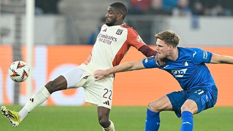 galatasaray lyonun sag bekine goz dikti B2CRwQht
