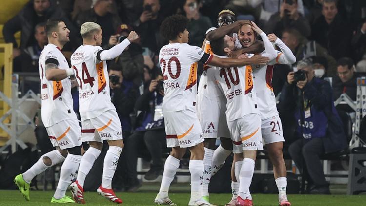 galatasarayda 4 oyuncu birden cezali jym1cBUv