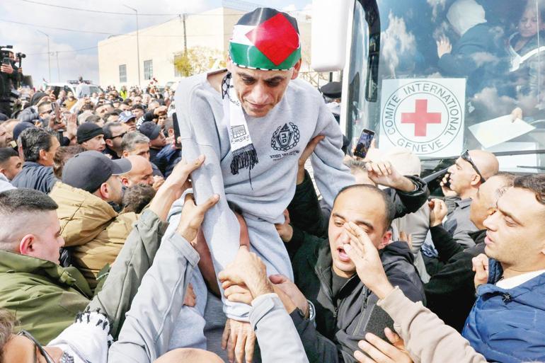 gazzede dorduncu takas 3 rehineye karsilik 183 filistinli 0 HgNmftAv