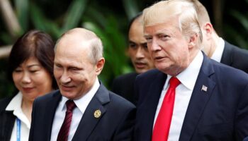 herkes gorusmeyi beklerken trump putini coktan aramis PC6SGP9L