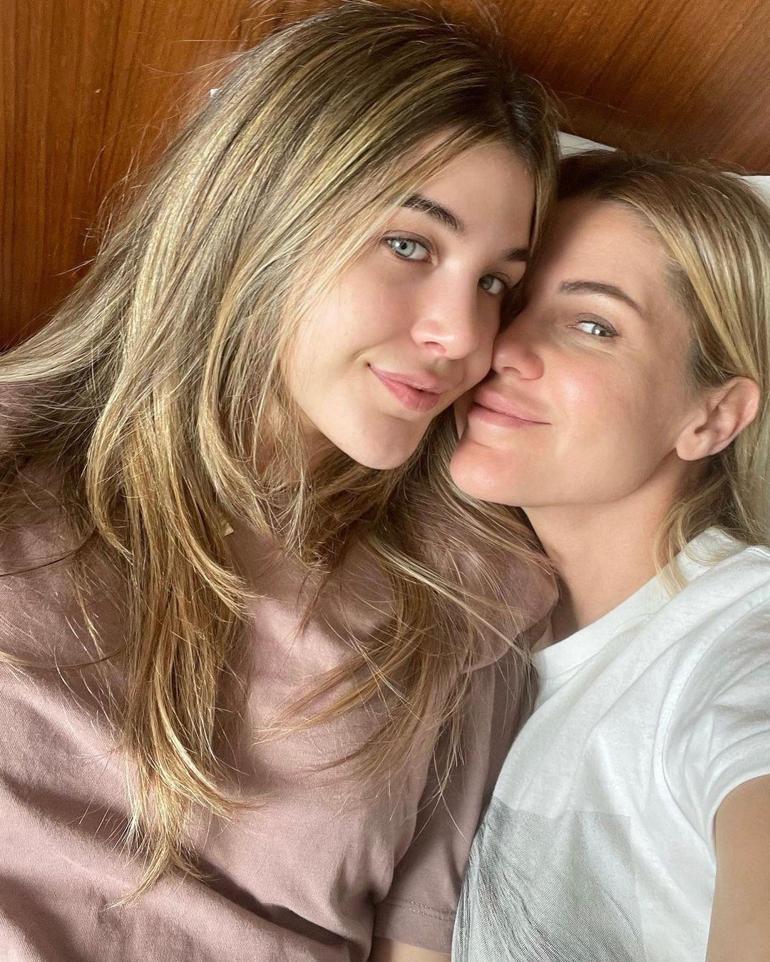 İngiltere’de eğitim aldı! Anne babasının izinde... 14 ingilterede egitim aldi anne babasinin izinde 13 OWbgec6k
