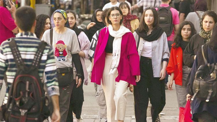 iran meclis baskani acikladi basortusu yasasini devlet askiya almis XJibXmUE