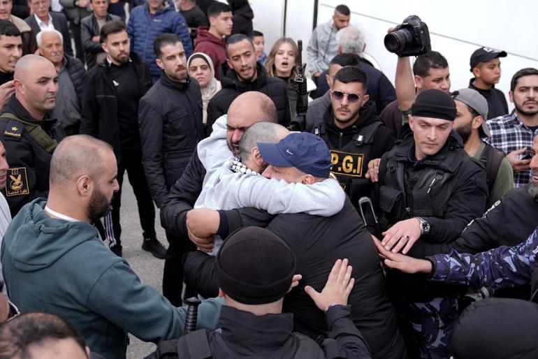 israilin serbest biraktigi filistinli esirler gazze seridine ulasti 7 dGEV8Kth