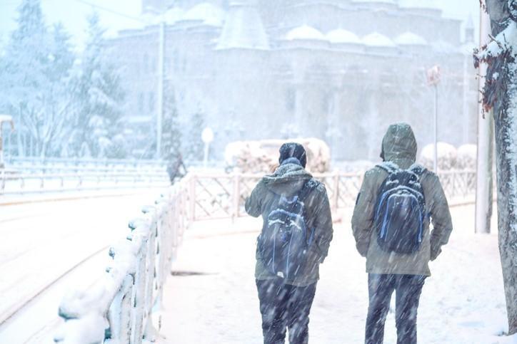 İstanbul Esenler'de okullar tatil mi? 11-12 Şubat 2025 bugün ve yarın Esenler'de kar tatili var mı? İstanbul Valiliği kar tatili son dakika haberleri 1 istanbul esenlerde okullar tatil mi 11 12 subat 2025 bugun ve yarin esenlerde kar tatili