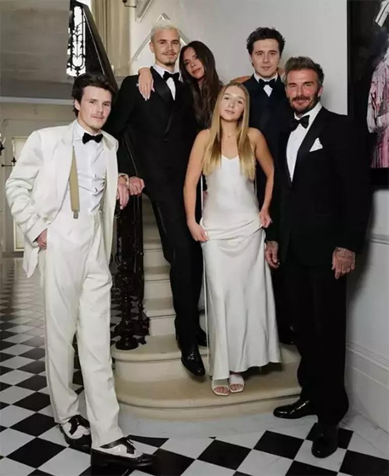 Kapalıçarşı’da ‘Beckham’ alarmı… Ünlü yıldızın oğlu sevgilisiyle Türkiye tatilinde 1 kapalicarsida beckham alarmi unlu yildizin oglu sevgilisiyle turkiye tatilinde 0 C6kEvuOQ