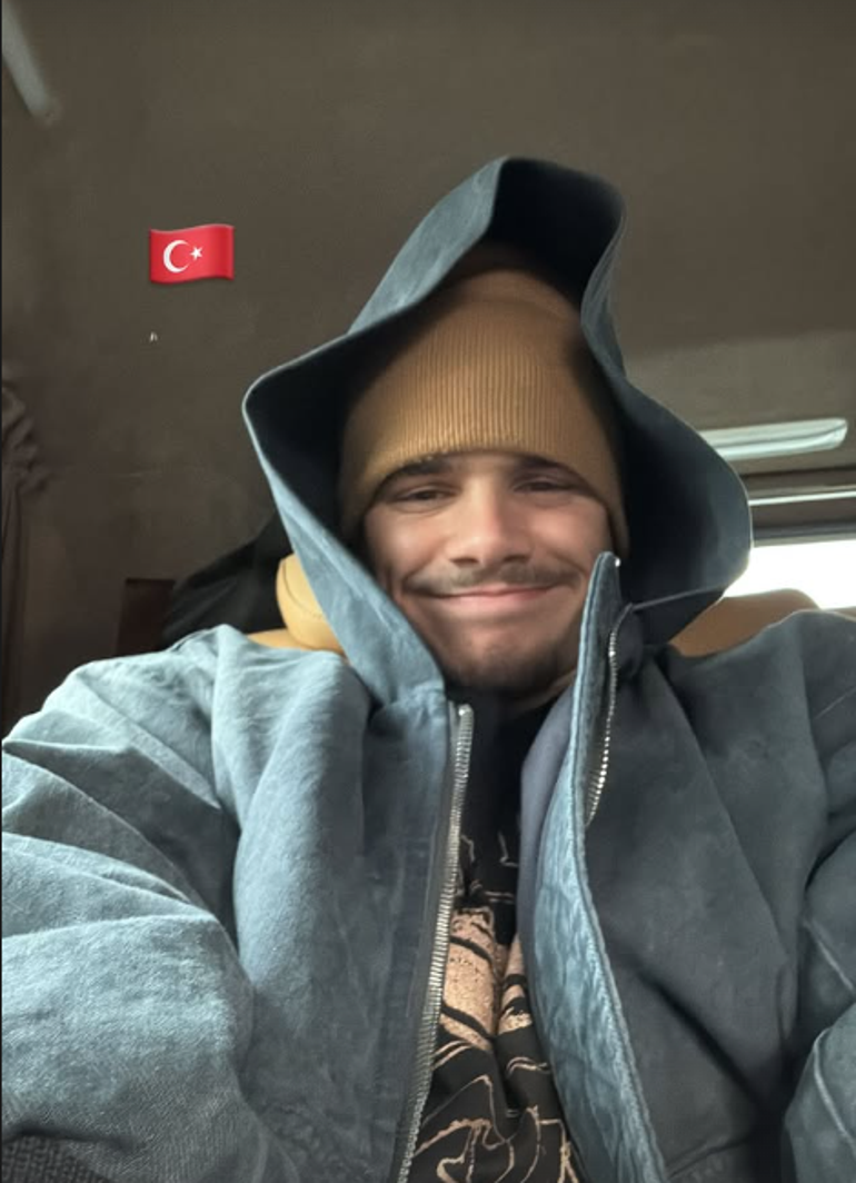 Kapalıçarşı’da ‘Beckham’ alarmı… Ünlü yıldızın oğlu sevgilisiyle Türkiye tatilinde 2 kapalicarsida beckham alarmi unlu yildizin oglu sevgilisiyle turkiye tatilinde 1 SeXZ8aK4