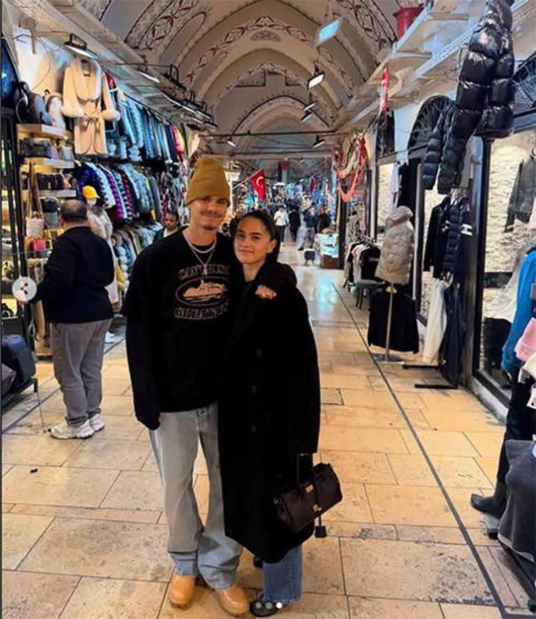 Kapalıçarşı’da ‘Beckham’ alarmı… Ünlü yıldızın oğlu sevgilisiyle Türkiye tatilinde 3 kapalicarsida beckham alarmi unlu yildizin oglu sevgilisiyle turkiye tatilinde 2 TNhLzzb7