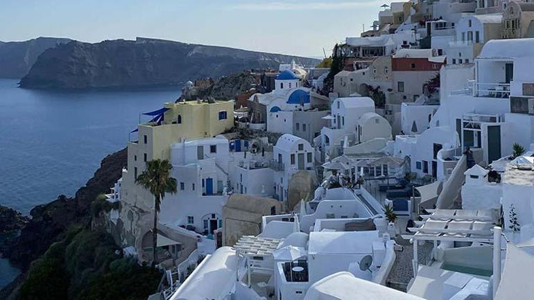 komsu besik gibi sallanmaya devam ediyor yarim saatte 8 deprem turistler tedirgin 0 VcEuQJCh