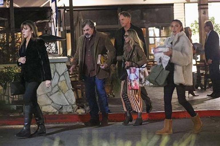 Oynadığı dizi bitti, ünlü oyuncu işsiz kaldı... Ne karısı yüzünü güldürdü ne güzel hediyeler: Yeni yaşını çok dertli karşıladı 4 oynadigi dizi bitti unlu oyuncu issiz kaldi ne karisi yuzunu guldurdu ne guzel hediyeler nZs2vNei