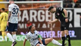 penalti yorum ama kirmizi es gecilmemeliydi YJtMJEMz