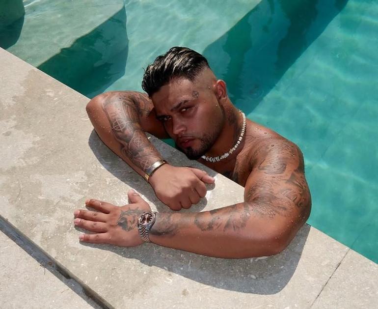 Rap’çi Lvbel C5,'in “HavHavHav” adlı şarkısı şikayet ettiler 1 rapci lvbel c5in havhavhav adli sarkisi sikayet ettiler 0