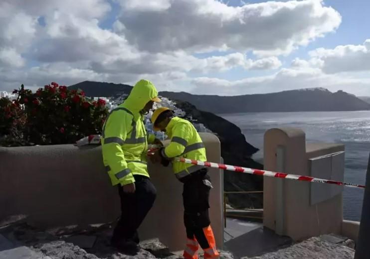 Santorini Yanardağı son durum 6 Şubat || Yunanistan alarma geçti! Santorini Yanardağı Patlarsa ne olur? 3 santorini yanardagi son durum 6 subat yunanistan alarma gecti santorini yanardagi patlarsa ne yzRhvTLC