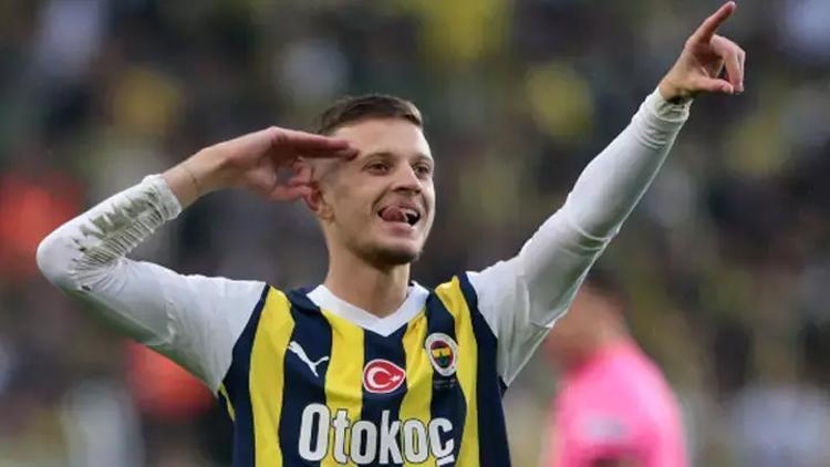 Sebastian Szymanski Fenerbahçe’nin 4000. golünü attı! Sebastian Szymanski kimdir, kaç yaşında? Fenebahçe’nin 3000. , 2000. ve 1000. golünü kim attı? 3 sebastian szymanski fenerbahcenin 4000 golunu atti sebastian szymanski kimdir kac yasinda fenebahcenin 3000 wsL7YvDR
