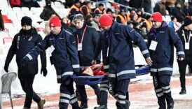 sivasspor besiktas macinda korkutan sakatlik kafa travmasi suphesiyle hastaneye kaldirildi rm4IDQkd