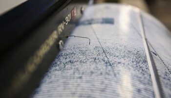 son dakika ege denizinde 48 buyuklugunde deprem I7Z18szN