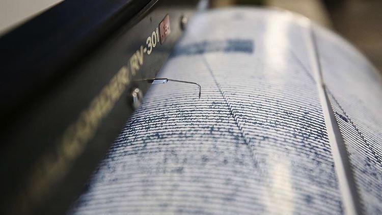son dakika ege denizinde 48 buyuklugunde deprem I7Z18szN
