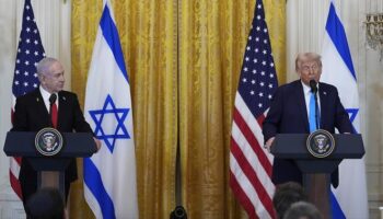 tum dunya sokta trump abd gazze seridini devralacak filistinliler gazzeden cikmali hamastan ilk yanit DIGmsSlf