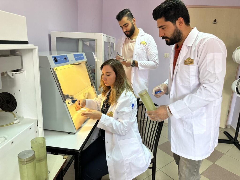 universiteler hari haril calisiyor deprem bolgesinde 1 yilda 11 bin yayin yaptilar cok sayida QCVEuqJe