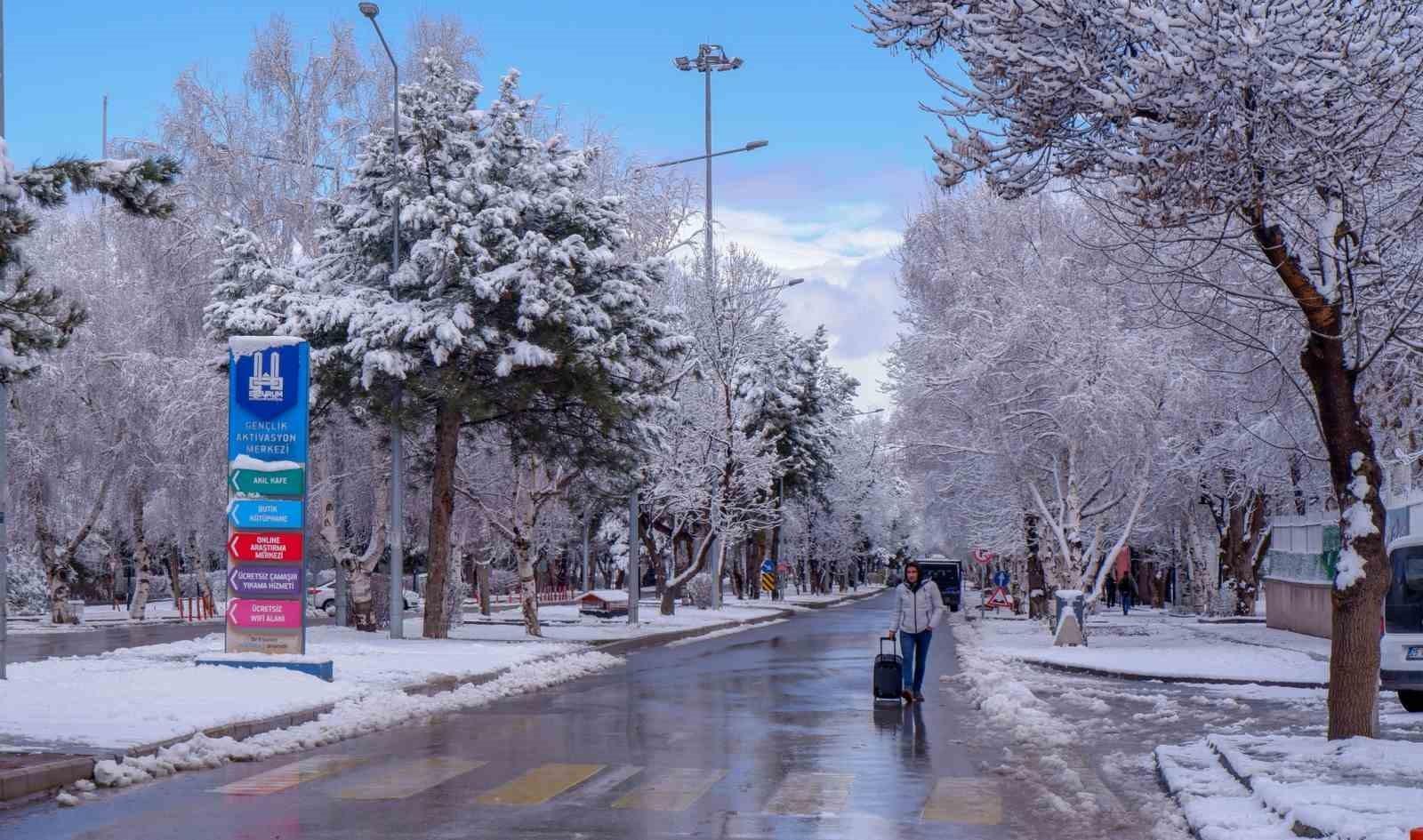 YARIN ÜNİVERSİTELER TATİL Mİ 12 ŞUBAT 2025 ÇARŞAMBA || İstanbul'da yarın üniversiteler tatil oldu mu, kar tatili var mı, hangi üniversiteler tatil? Gözler rektörlük açıklamalarında! 2 yarin universiteler tatil mi 12 subat 2025 carsamba istanbulda yarin universiteler tatil oldu WFwCUafz