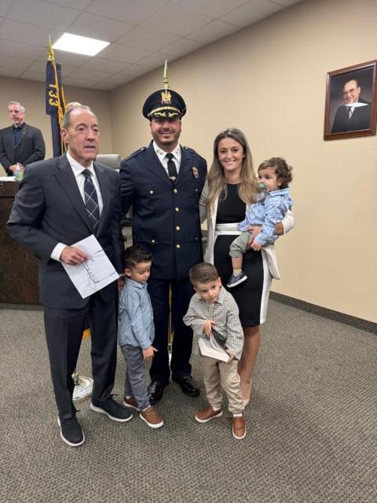 ABD'de New Jersey'de uzun yıllardır polislik yapan Türk'e şeflik görevi 3 abdde new jerseyde uzun yillardir polislik yapan turke seflik gorevi 2 BGGly2BS